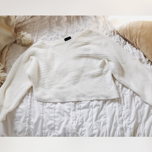 White off the shoulder sweater - Picture 2 of 9